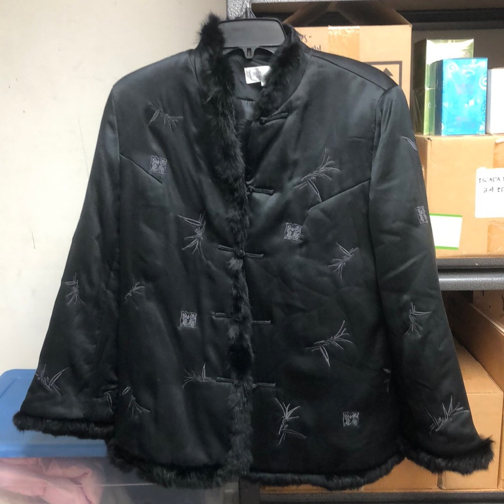 Summit Silks Black jacket with fur piping Size 44